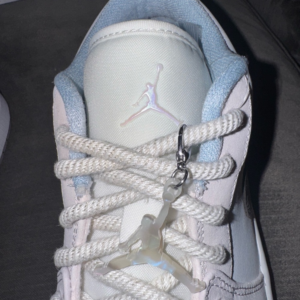 Air Jordan 1 low Women's Pink and White Sneakers - Picture 14 of 16